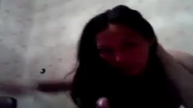 Частное домашнее порно с казашкой сосущей член парня